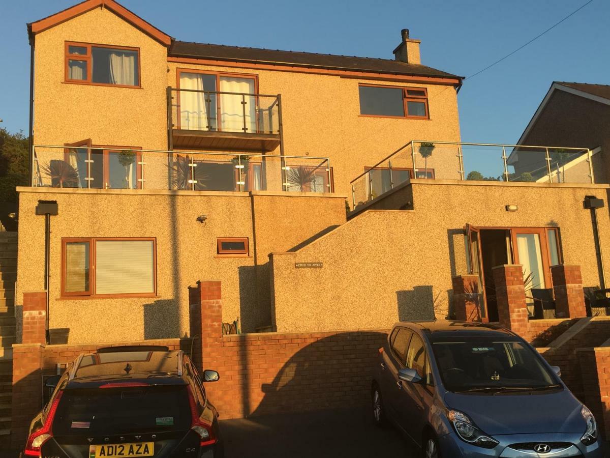 Crud Yr Awel Apartment Y Felinheli Esterno foto